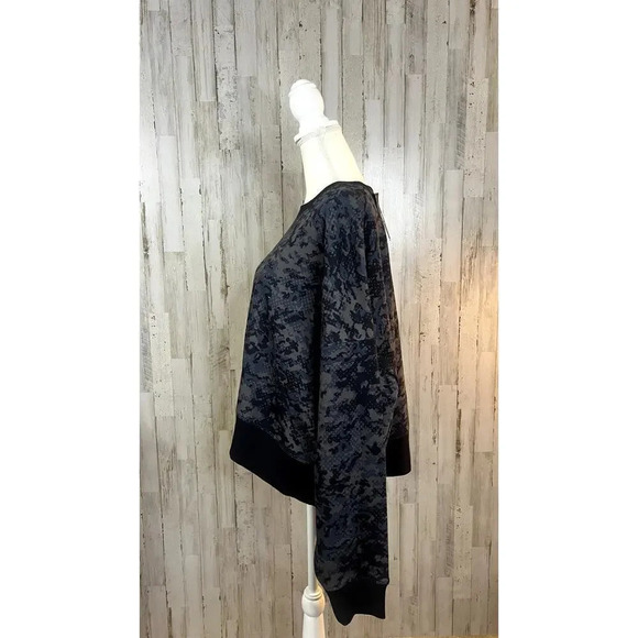 NWT Under Armour Women's XL Black Camo Crewneck Fleece Loose Fitting Sweatshirt - Picture 9 of 9